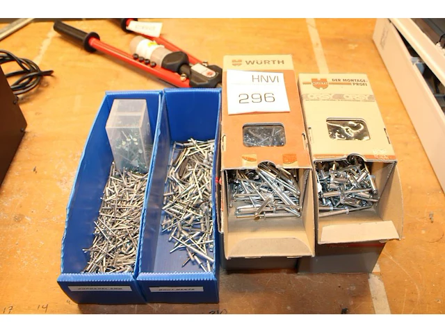 Popnagels in diverse maten en uitvoeringen. - afbeelding 1 van  3