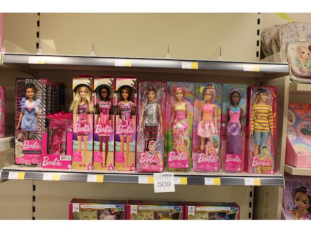 Poppen barbie in diverse uitvoeringen, 14 stuks in schap. - afbeelding 1 van  2