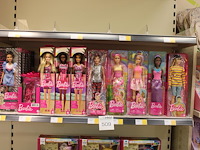 Poppen barbie in diverse uitvoeringen, 14 stuks in schap. - afbeelding 1 van  2