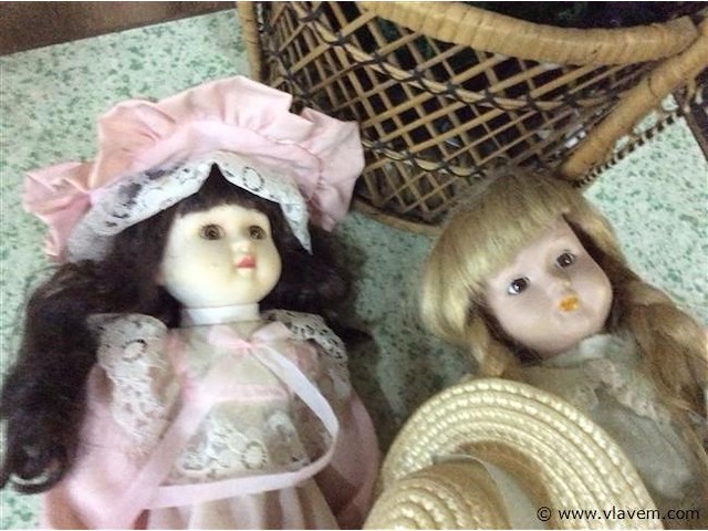Poppen porcelein 3stuks - afbeelding 3 van  4
