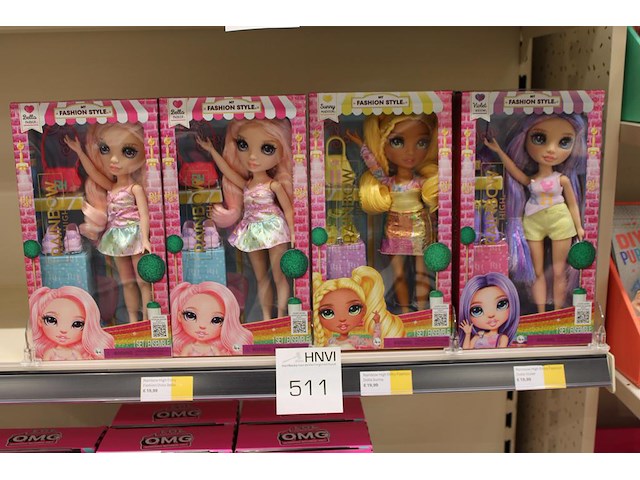 Poppen rainbow high, 4 stuks in schap. - afbeelding 1 van  2