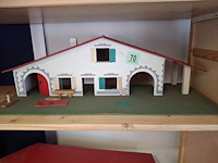 Poppenhuis /- boerderij hout - afbeelding 2 van  3