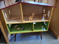 Poppenhuis 75 x 33 x 73 cm