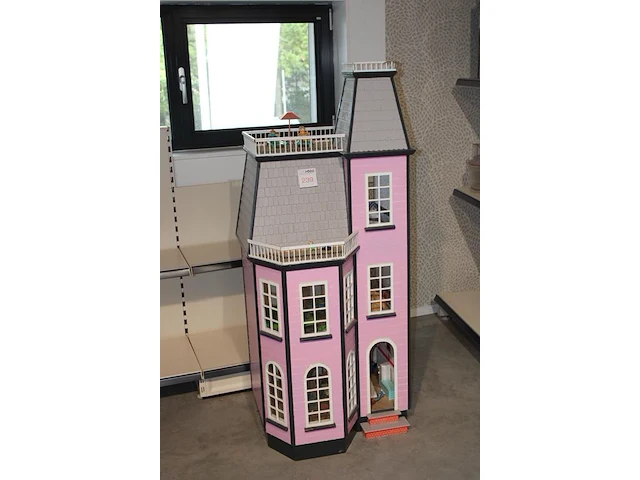 Poppenhuis. hoogte 152 cm - afbeelding 2 van  3