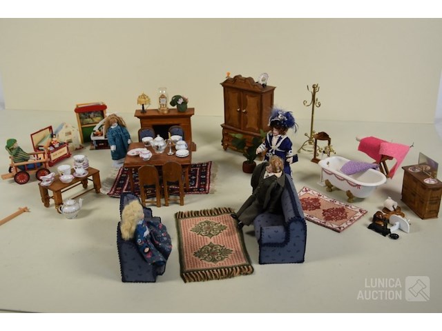 Poppenhuis inrichting - afbeelding 1 van  9