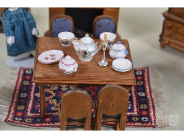 Poppenhuis inrichting - afbeelding 5 van  9