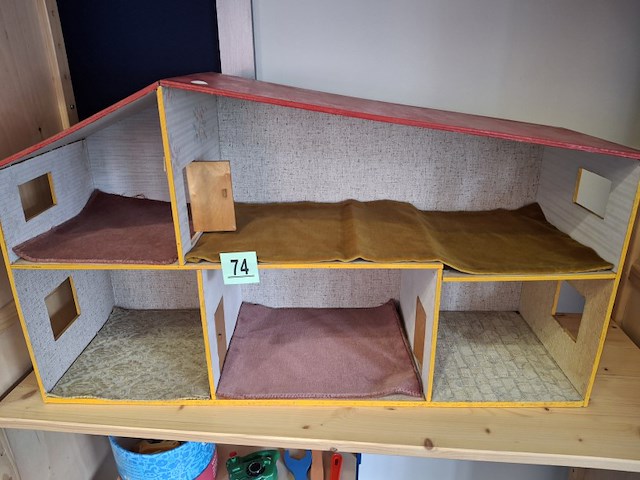Poppenhuis met vloerbedekking - afbeelding 1 van  3