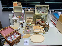 Poppenhuis & toebehoren - afbeelding 4 van  9