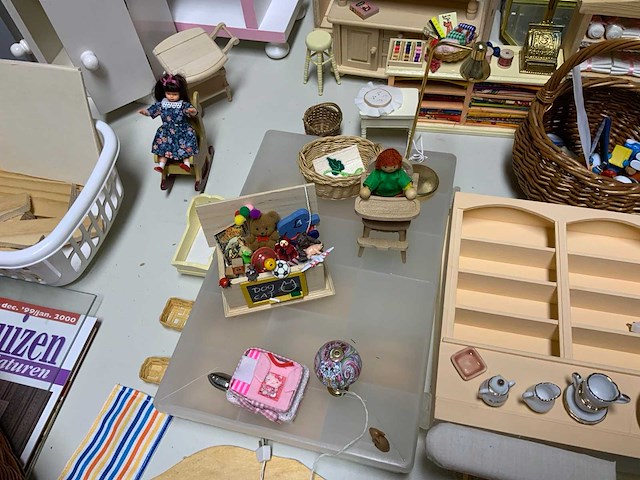 Poppenhuis & toebehoren - afbeelding 5 van  9