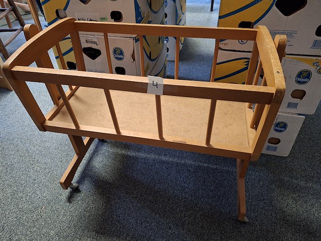 Poppenwieg / ledikantje, 70 x 36 x 60 cm - afbeelding 2 van  3