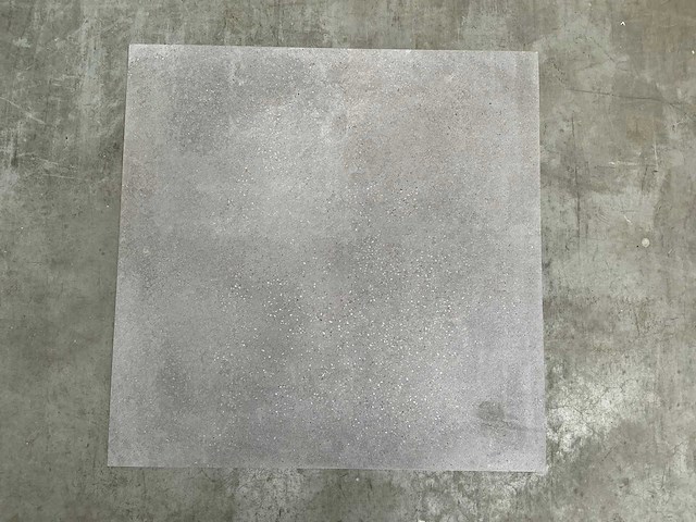 Porcelanosa - 80 x 80 cm vloertegel 7,68 m2 - afbeelding 1 van  3