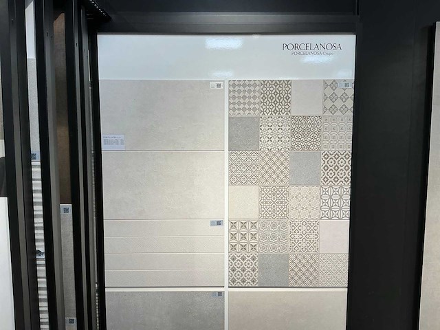 Porcelanosa - tegeldisplay - afbeelding 17 van  33