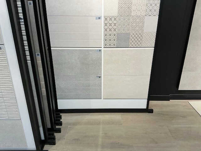 Porcelanosa - tegeldisplay - afbeelding 18 van  33