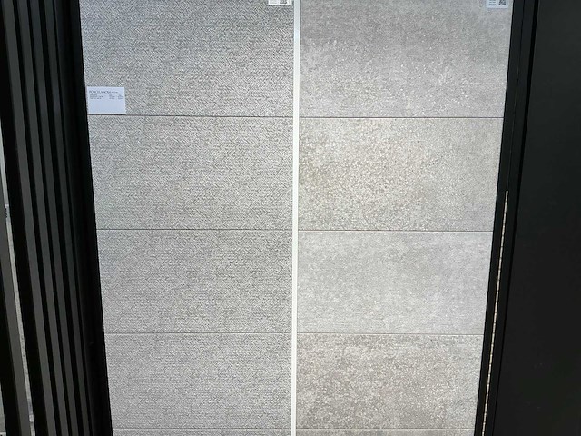 Porcelanosa - tegeldisplay - afbeelding 25 van  33
