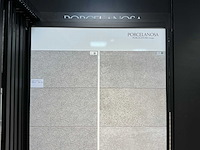 Porcelanosa - tegeldisplay - afbeelding 26 van  33