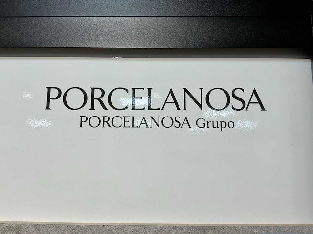 Porcelanosa - tegeldisplay - afbeelding 27 van  33