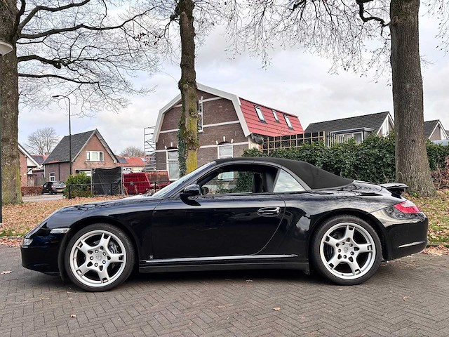 Porsche - 2005 - 911 cabrio - 3.6 carrera 4 - 73-sr-jt - afbeelding 5 van  36