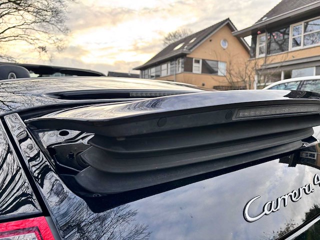 Porsche - 2005 - 911 cabrio - 3.6 carrera 4 - 73-sr-jt - afbeelding 11 van  36