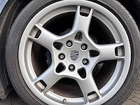 Porsche - 2005 - 911 cabrio - 3.6 carrera 4 - 73-sr-jt - afbeelding 13 van  36