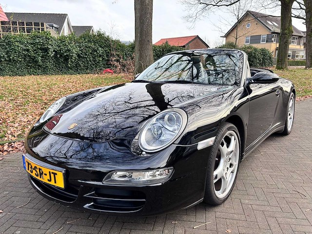 Porsche - 2005 - 911 cabrio - 3.6 carrera 4 - 73-sr-jt - afbeelding 12 van  36