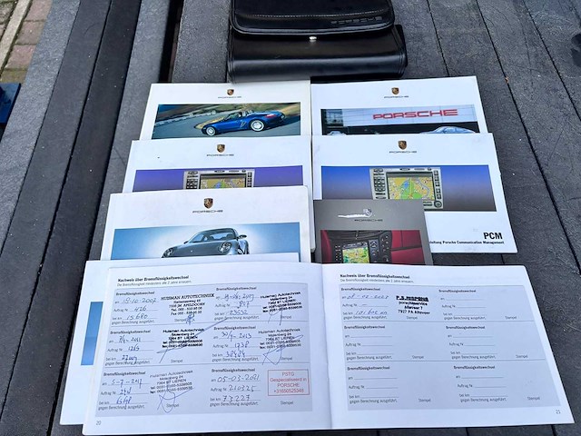 Porsche - 2005 - 911 cabrio - 3.6 carrera 4 - 73-sr-jt - afbeelding 30 van  36