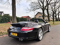 Porsche - 2005 - 911 cabrio - 3.6 carrera 4 - 73-sr-jt - afbeelding 35 van  36