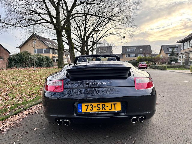 Porsche - 2005 - 911 cabrio - 3.6 carrera 4 - 73-sr-jt - afbeelding 36 van  36