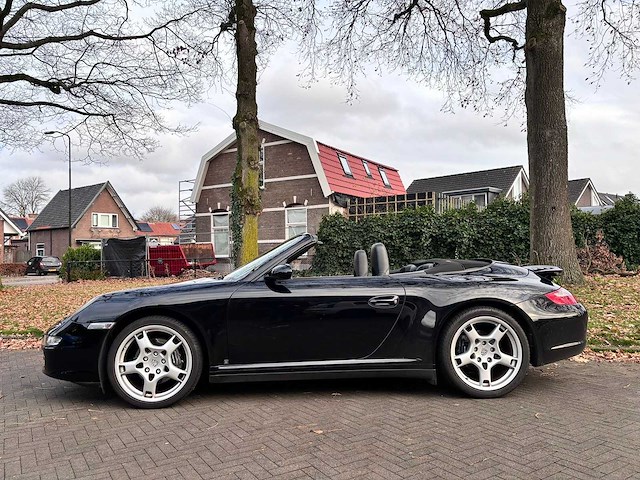 Porsche - 2005 - 911 cabrio - 3.6 carrera 4 - 73-sr-jt - afbeelding 3 van  36