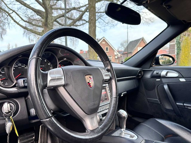 Porsche - 2005 - 911 cabrio - 3.6 carrera 4 - 73-sr-jt - afbeelding 4 van  36