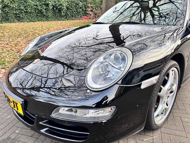 Porsche - 2005 - 911 cabrio - 3.6 carrera 4 - 73-sr-jt - afbeelding 23 van  36