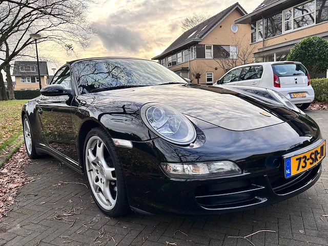 Porsche - 2005 - 911 cabrio - 3.6 carrera 4 - 73-sr-jt - afbeelding 34 van  36