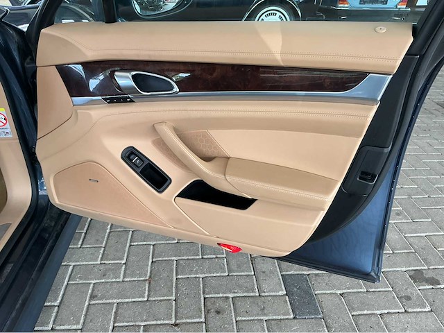 Porsche - 2010 - panamera - 4s - personenauto - afbeelding 11 van  16