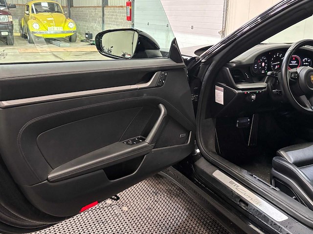 Porsche - 911 - 3.0 carrera - car - 2021 - afbeelding 42 van  43