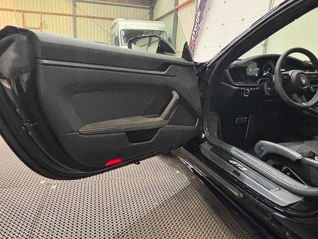 Porsche - 911 - 992 - 4.0 gt3 - car - 2021 - afbeelding 14 van  57