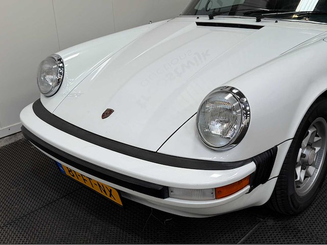 Porsche - 911 - t targa - oldtimer - 1976 - afbeelding 2 van  6