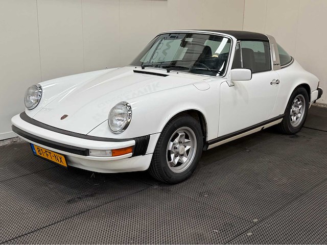 Porsche - 911 - t targa - oldtimer - 1976 - afbeelding 3 van  6