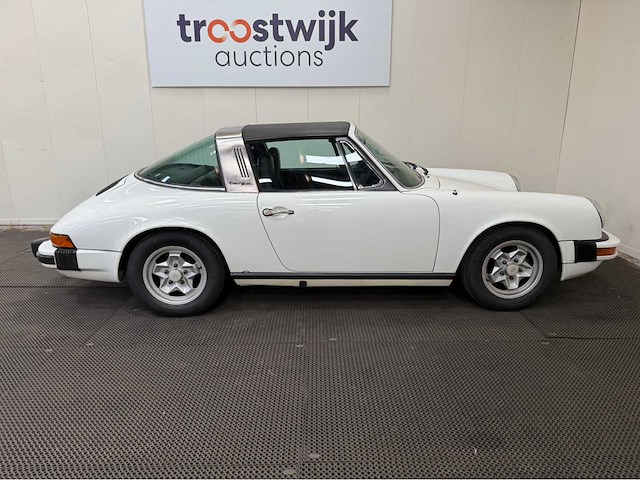 Porsche - 911 - t targa - oldtimer - 1976 - afbeelding 4 van  6