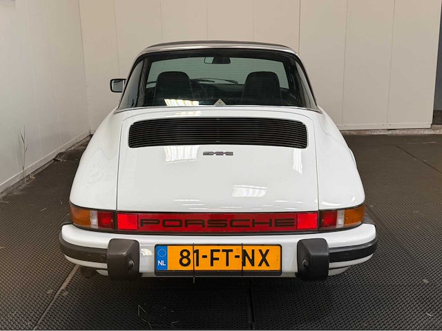 Porsche - 911 - t targa - oldtimer - 1976 - afbeelding 6 van  6