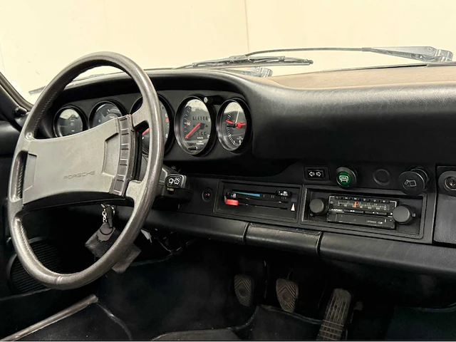 Porsche - 911 - t targa - oldtimer - 1976 - afbeelding 8 van  35