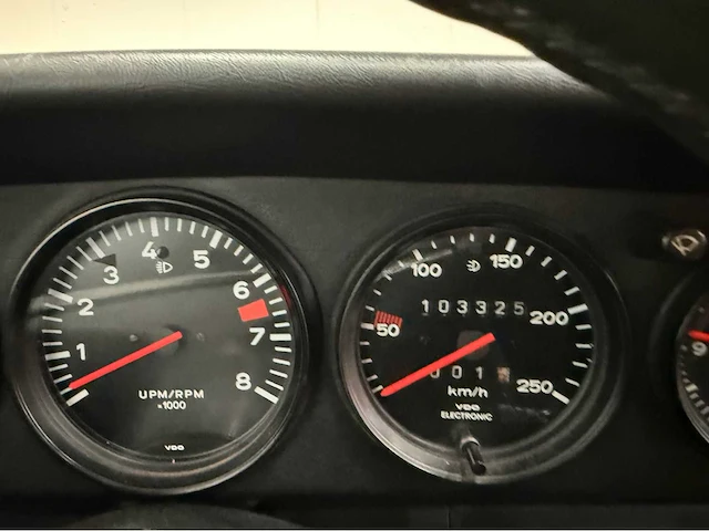 Porsche - 911 - t targa - oldtimer - 1976 - afbeelding 10 van  35