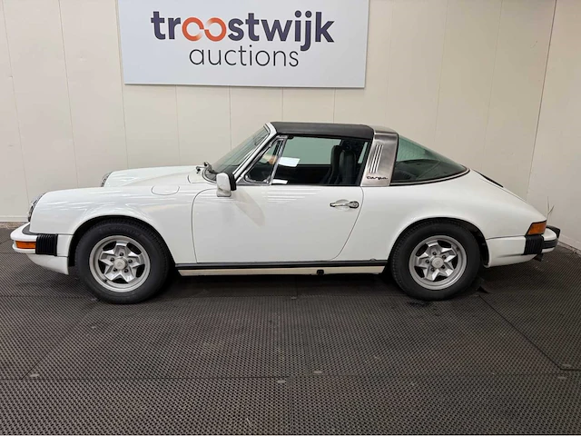 Porsche - 911 - t targa - oldtimer - 1976 - afbeelding 30 van  35