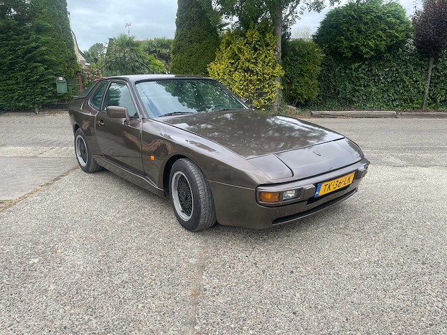 Porsche - 924 - 924 - oldtimer - afbeelding 2 van  13