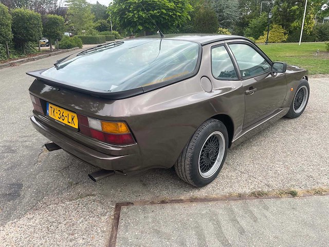 Porsche - 924 - 924 - oldtimer - afbeelding 12 van  13
