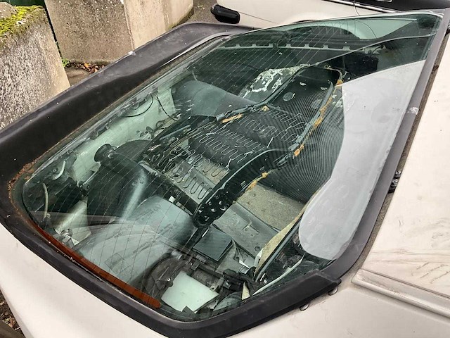 Porsche - 944 - 2.5 coupé - oldtimer - afbeelding 3 van  16