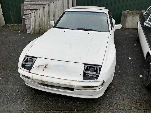Porsche - 944 - 2.5 coupé - oldtimer - afbeelding 10 van  16