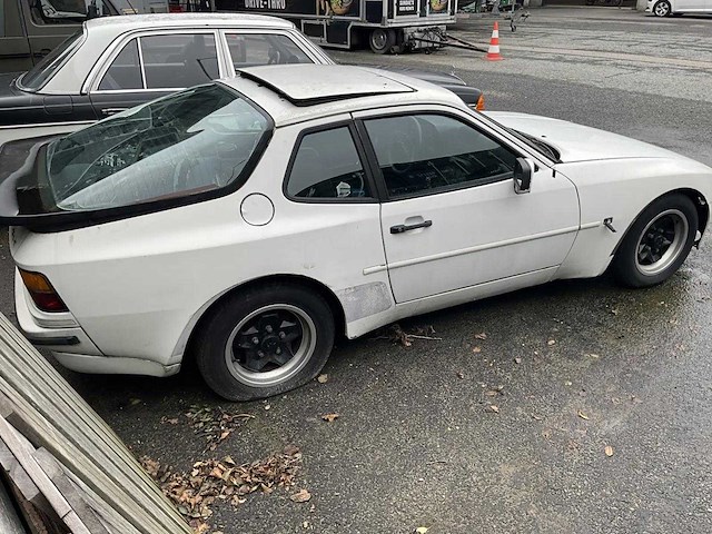 Porsche - 944 - 2.5 coupé - oldtimer - afbeelding 14 van  16