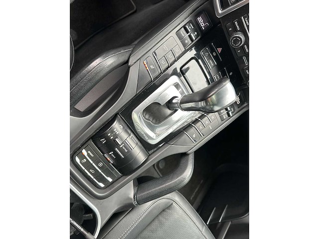 Porsche - cayenne - 3.0 d - car - 2013 - afbeelding 2 van  10