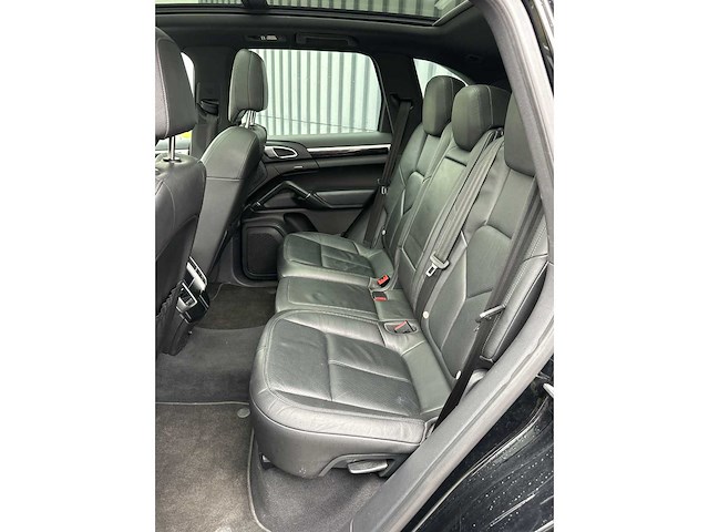 Porsche - cayenne - 3.0 d - car - 2013 - afbeelding 16 van  29