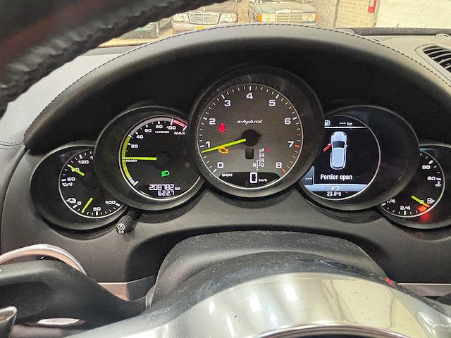 Porsche - cayenne - 3.0 s e-hybrid - car - 2015 - afbeelding 2 van  30