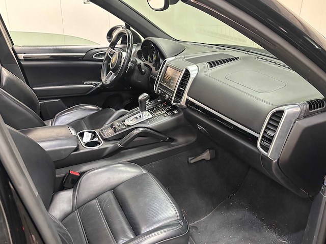 Porsche - cayenne - 3.0 s e-hybrid - car - 2015 - afbeelding 6 van  30